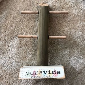 Puravida bracelet stand